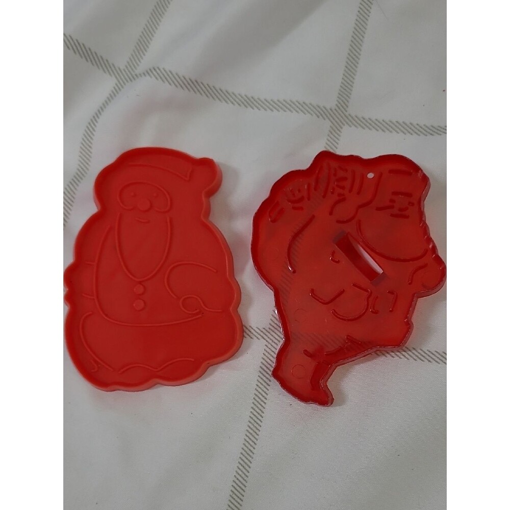 Vintage Red Santa Cookie Cutters - Set of 2 ♻️ 5/$10 ♻️